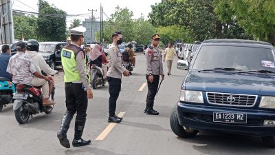 Kendaraan Penyambut Anies Bikin Macet, Kapolres Bima Turun Tangan Atur Lalu Lintas